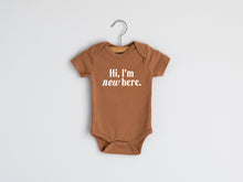 Load image into Gallery viewer, Hi, I&#39;m New Here Modern Baby Bodysuit
